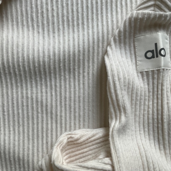 ALO Yoga Muse Hoodie in Ivory Size Small - Picture 6 of 10